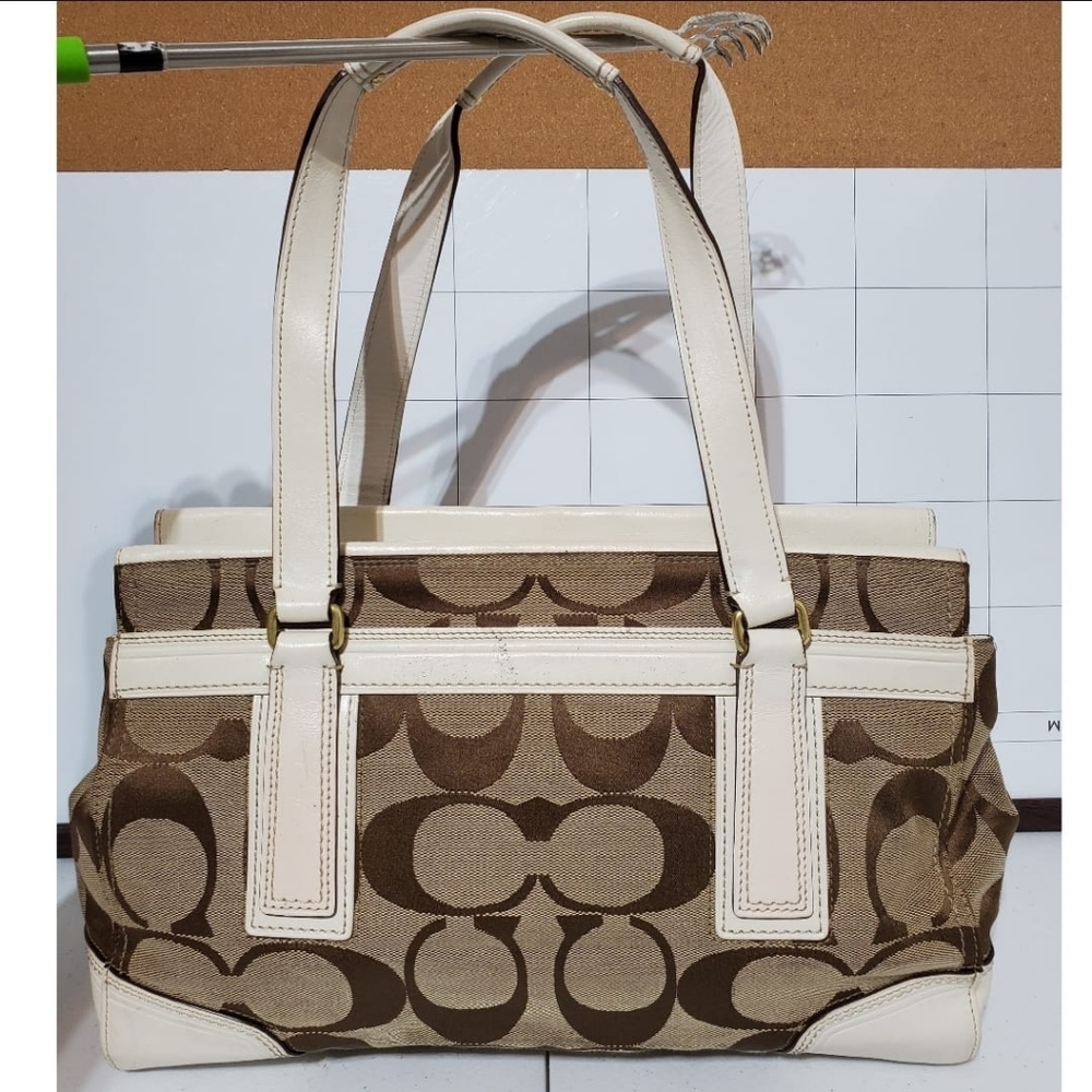 Coach Hamptom Carryall Tote - Picture 2 of 10